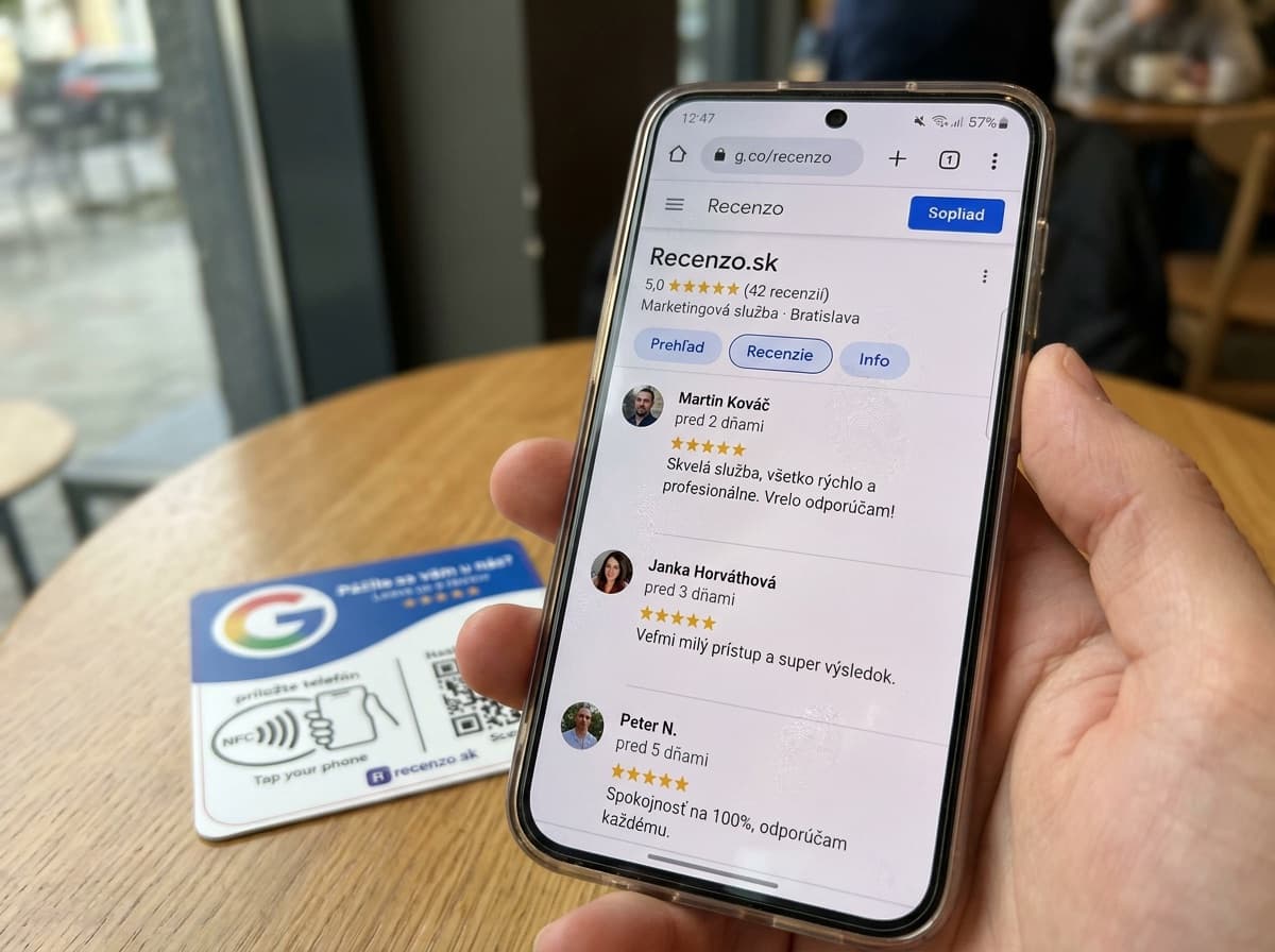 Telefón s otvoreným Google profilom prevádzky a recenziami